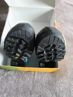 La Sportiva Aequilibrium ST Woman GTX Black / Hibiscus -Aventure Soldes 63f0f26a2d80d6.75604918 phpw3sdgs